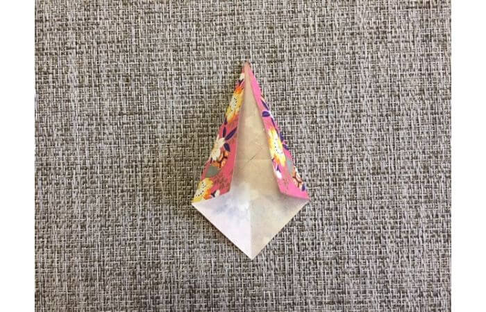 雛人形の折り紙【簡単な着物の折り方3】