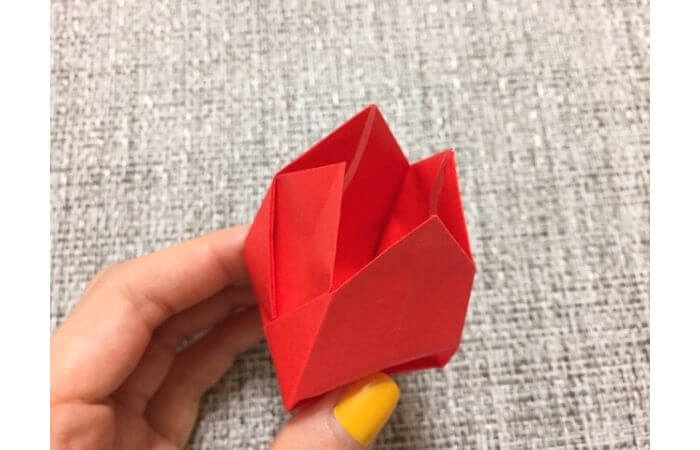 折り紙「立体的なチューリップ」の折り方18