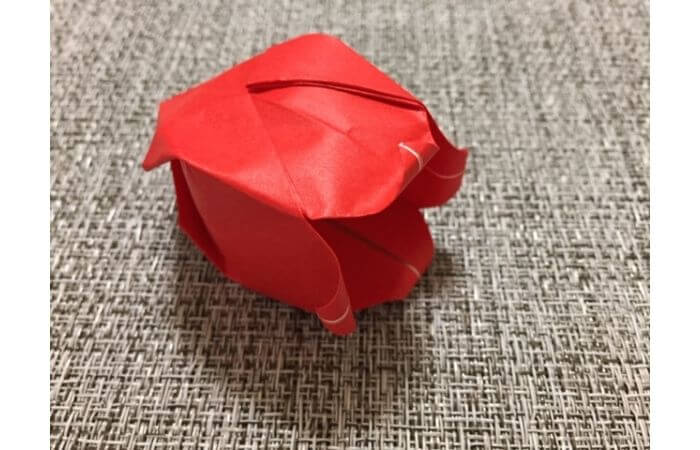 折り紙「立体的なチューリップ」の折り方20