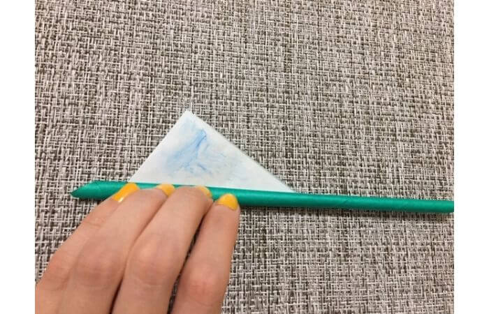 折り紙「立体的なチューリップ」の折り方【茎2】