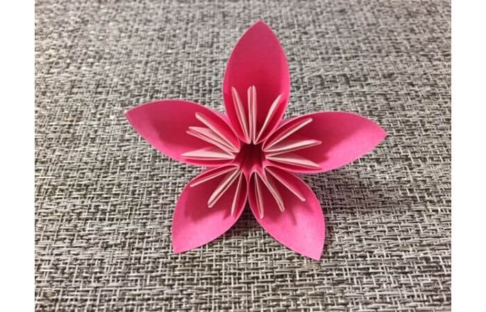 簡単折り紙「桃の花」