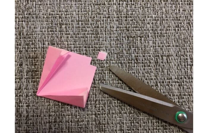 簡単折り紙「桜の花びら」の折り方12
