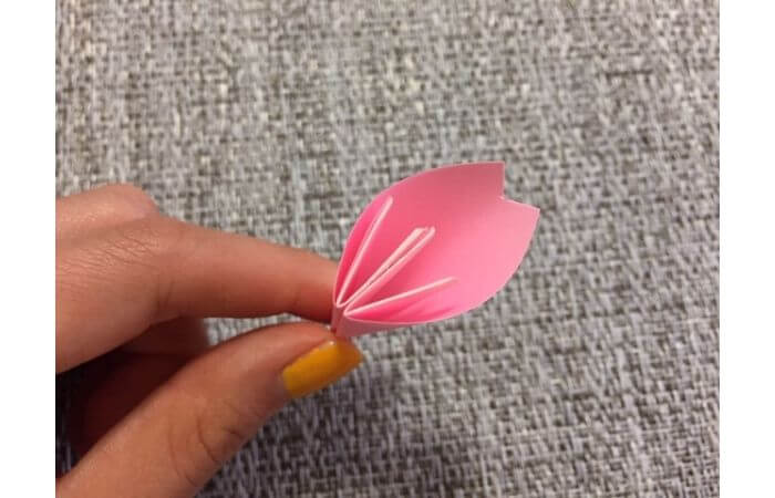 簡単折り紙「桜の花びら」の折り方14