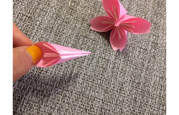 簡単折り紙「桜の花びら」の折り方18