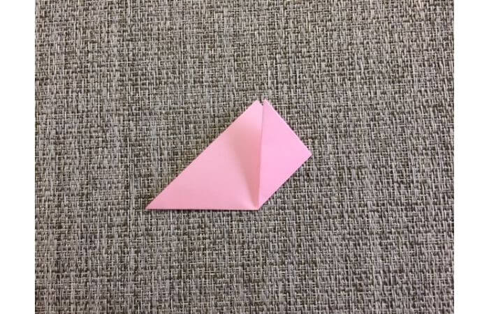 簡単折り紙「桜の花びら」の折り方2