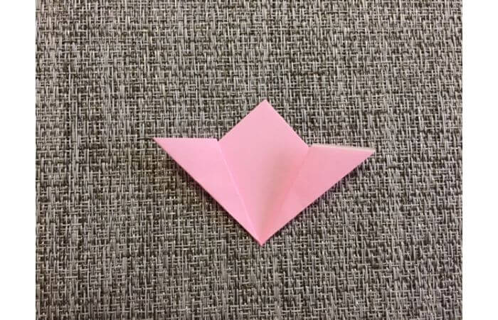簡単折り紙「桜の花びら」の折り方5